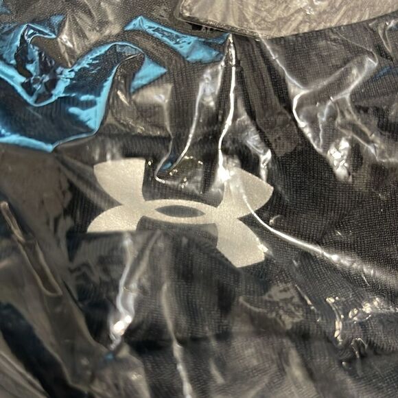 Ladies' Under Armour® Shirt, Black, Size Large. New with tags. - Picture 3 of 5